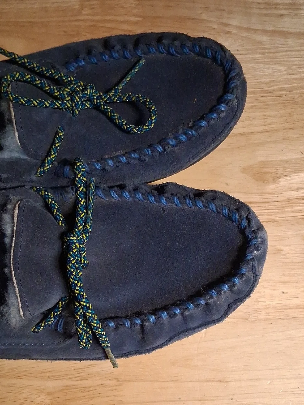 L.L.Bean Kids Size 4 Blue Suede Shearling Moccasins Slipper Shoes